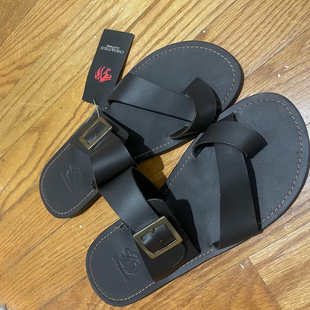 Chris & Steeze Dark Brown Sandals with Buce on side Sz 11 (44) - Picture 4 of 16